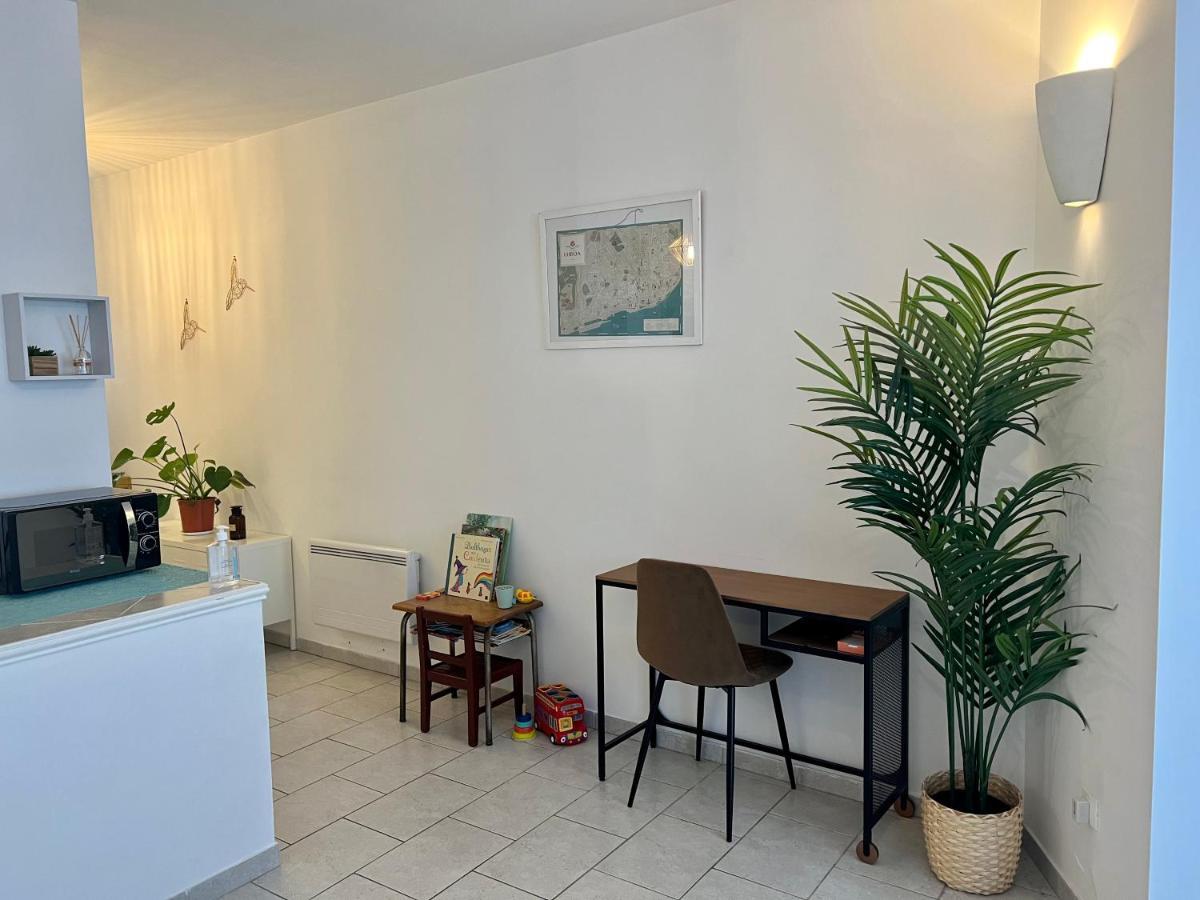 Appartement Au Calme - Proche Centre Ville ชาลงส์-อ็อง-ชองปาญ ภายนอก รูปภาพ